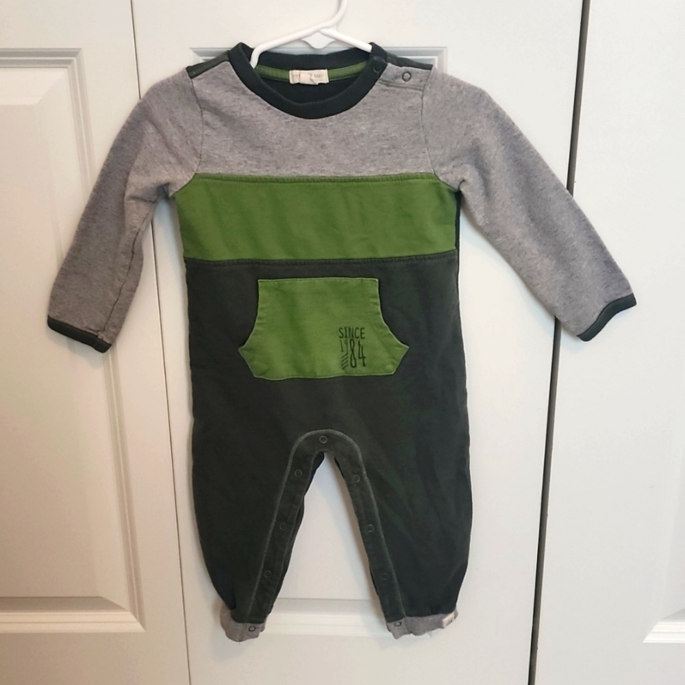 Baby bodysuit